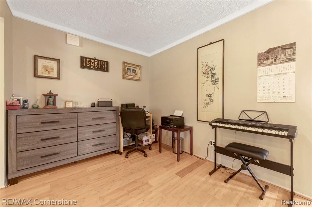 7018 BISON Street, Westland, MI — Photo 4