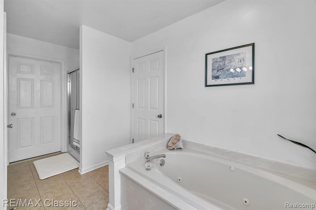 7842 BERWICK Drive, Ypsilanti, MI 48197 — Photo 31