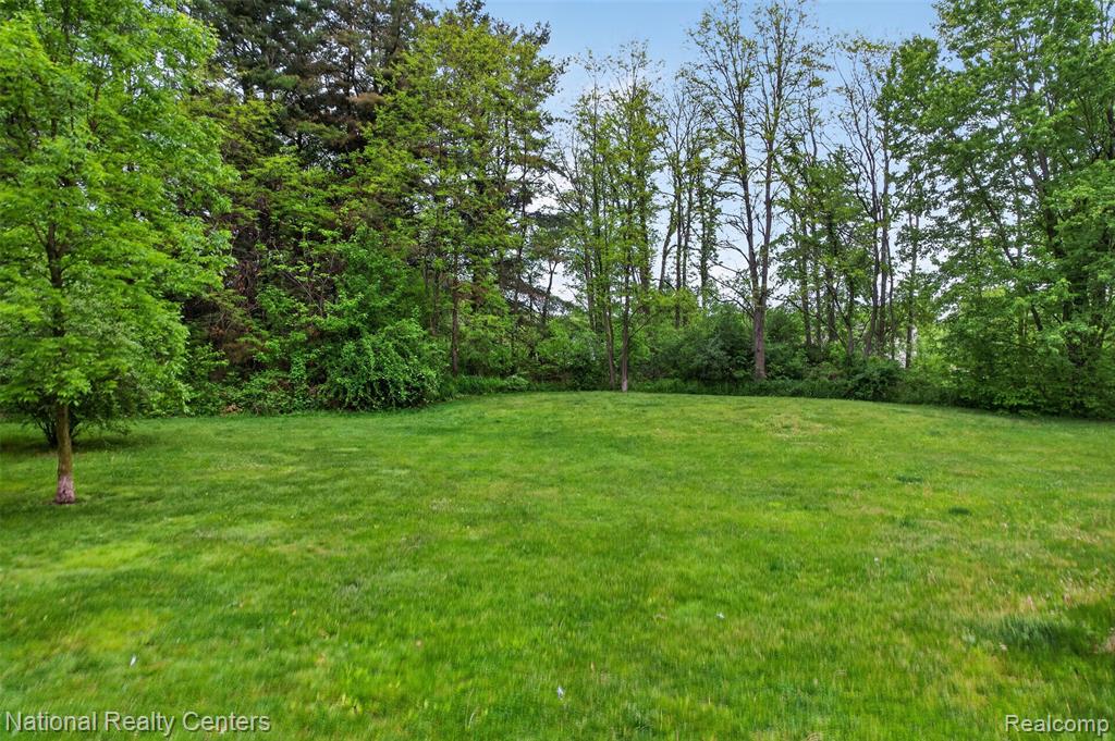7782 Golf Club Road, Howell, MI 48843 — Photo 26