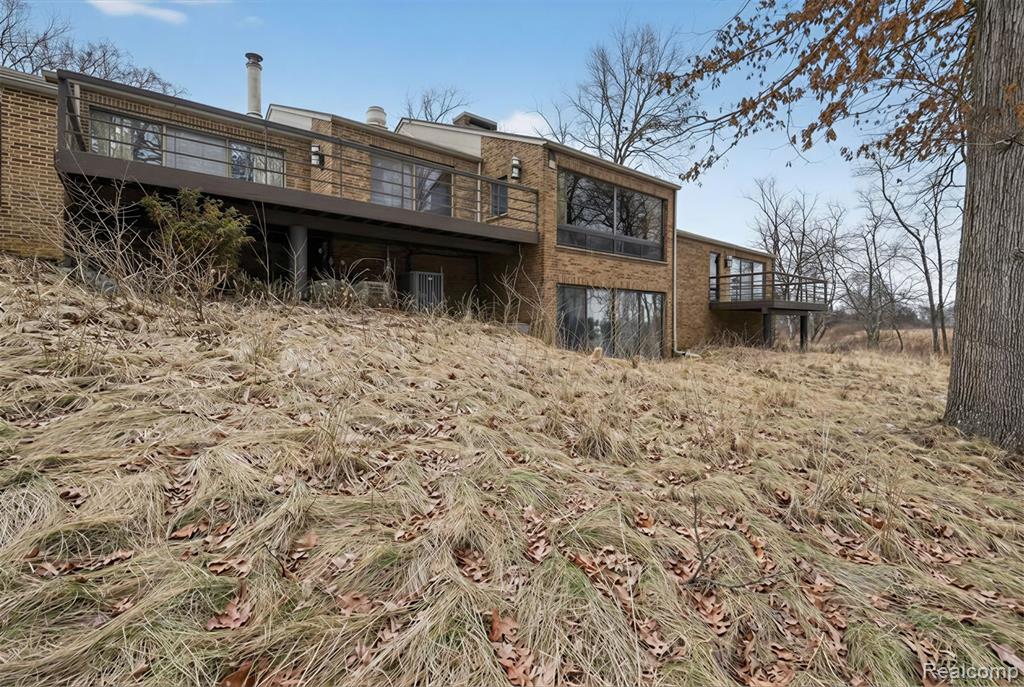 2551 Patterson Lake Road, Pinckney, MI 48169 — Photo 16