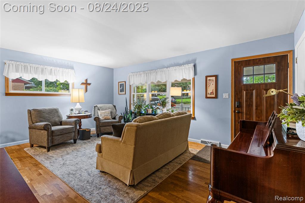 811 Saginaw Street, Vassar, MI 48768 — Photo 8