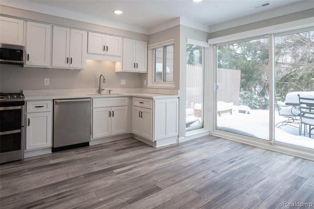 2677 Williamsburg Circle, Auburn Hills, MI 48326 — Photo 5