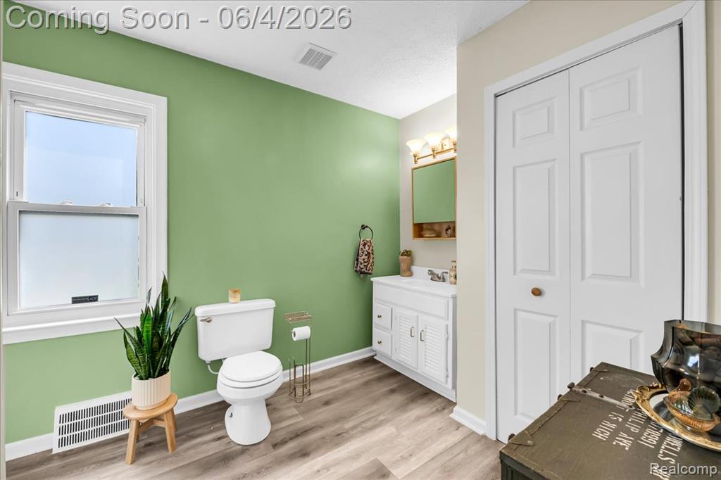 63 W Mahan Avenue, Hazel Park, MI 48030 — Photo 13