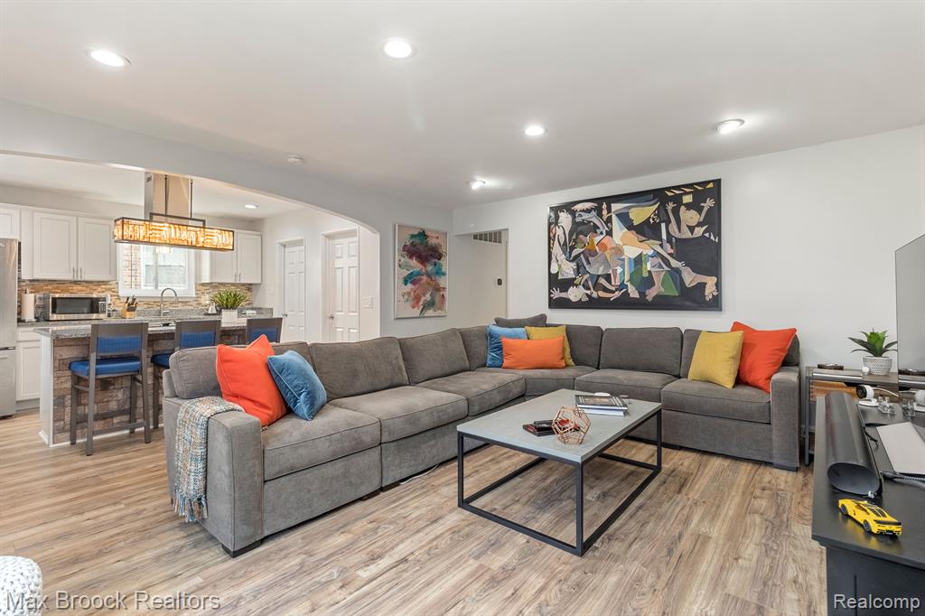 501 S Edgeworth Avenue, Royal Oak, MI 48067 — Photo 20