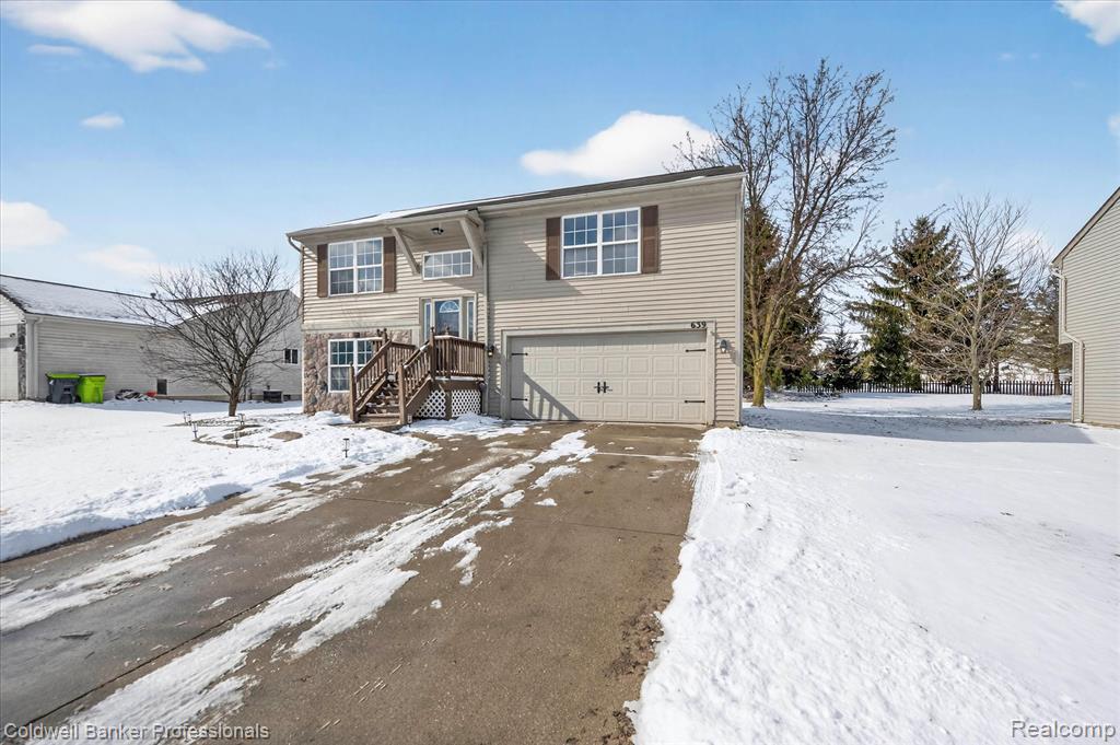 639 Andover Woods Drive, Fenton, MI 48430 — Photo 25