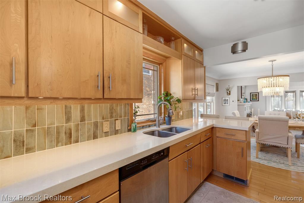 49 AMHERST Road, Pleasant Ridge, MI — Photo 9