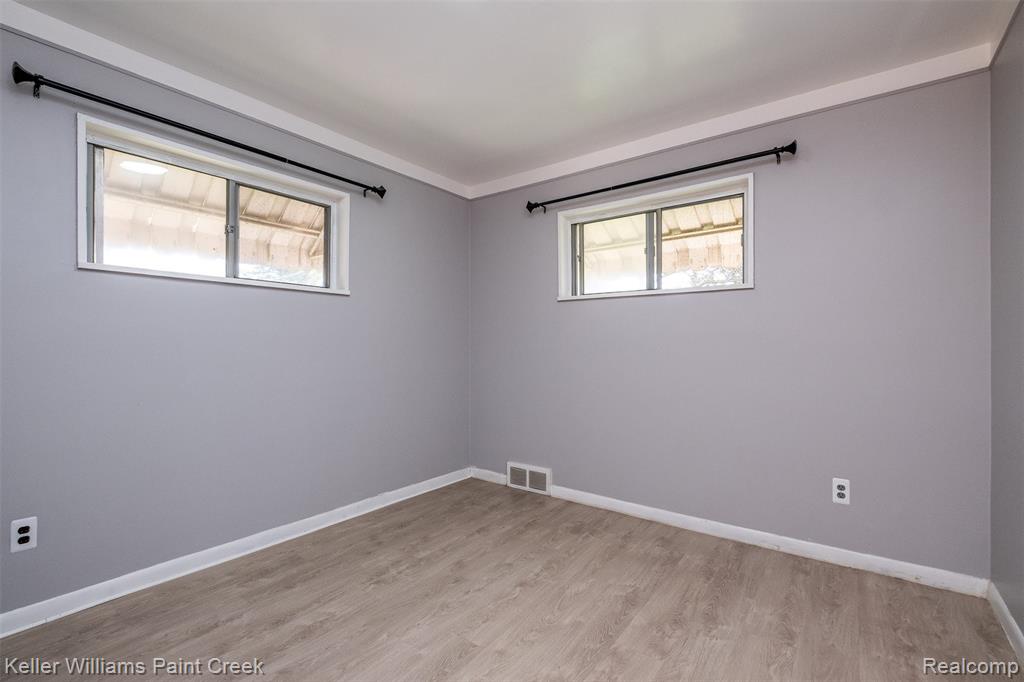 5134 Canterbury Lane, Warren, MI 48092 — Photo 22