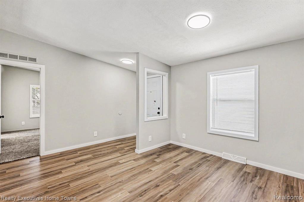 45822 Bonaventure Dr, Macomb, MI 48044 — Photo 3