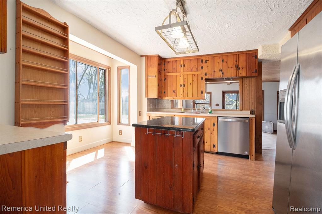 4342 PLEASANT VALLEY Road, Brighton, MI 48114 — Photo 8