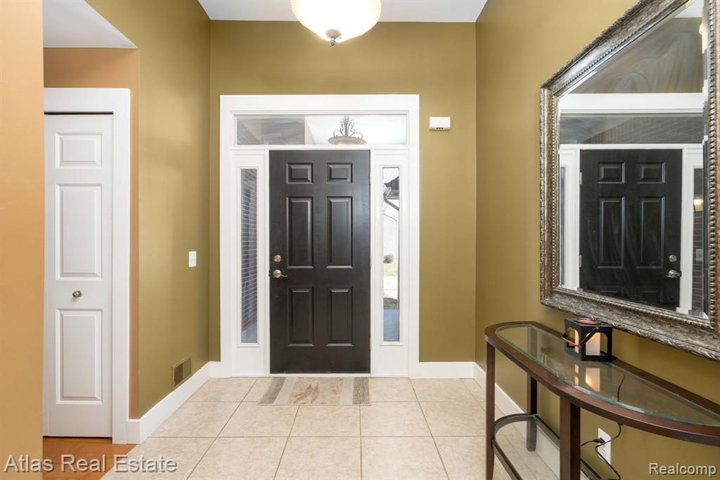 4400 Pebble Creek Boulevard, Burton, MI 48439 — Photo 9
