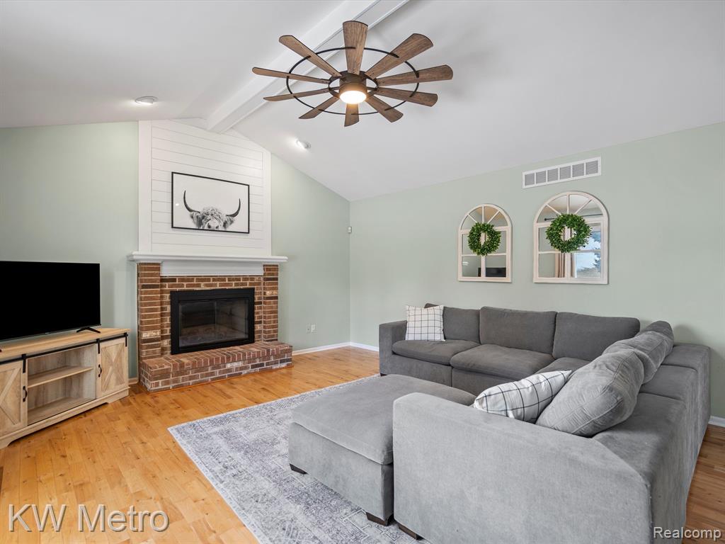 441 DORCHESTER Way, Milford, MI 48381 — Photo 26