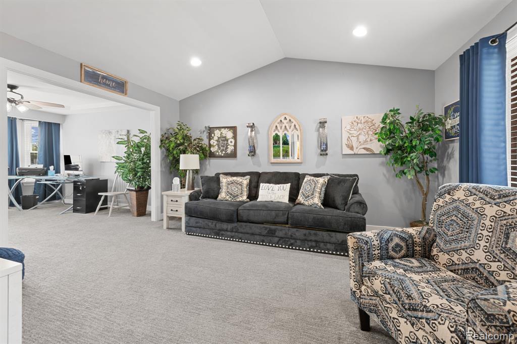 24909 Foxmoor Boulevard, Trenton, MI 48183 — Photo 13