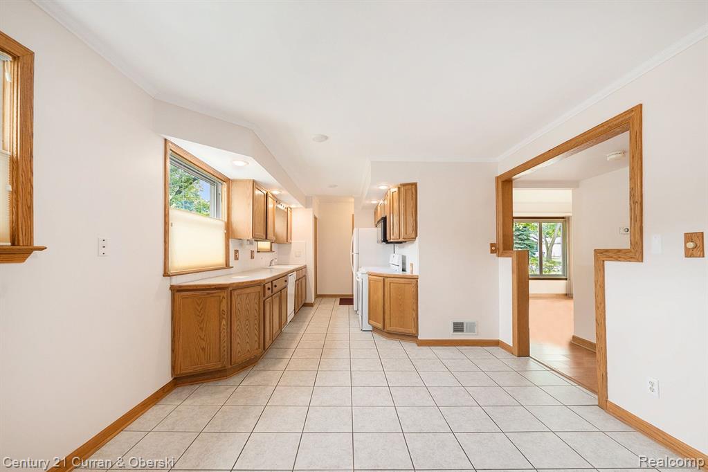 6748 MERRICK Street, Taylor, MI 48180 — Photo 8