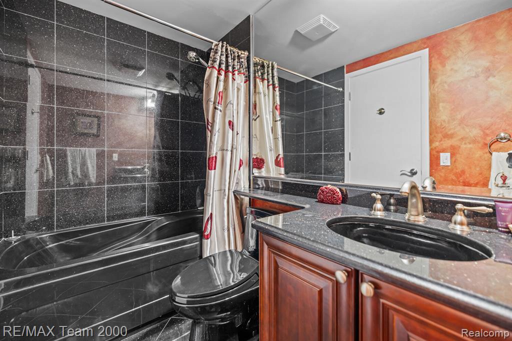 3320 Spinnaker Lane, 15F, Detroit, MI 48207 — Photo 17