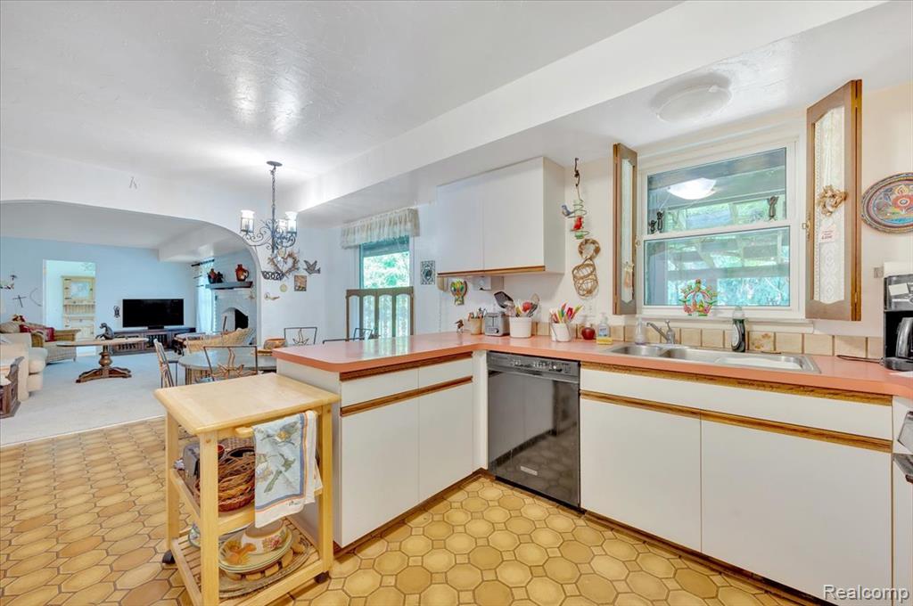 5116 Mohr Valley Lane, Bloomfield Hills, MI 48304 — Photo 14