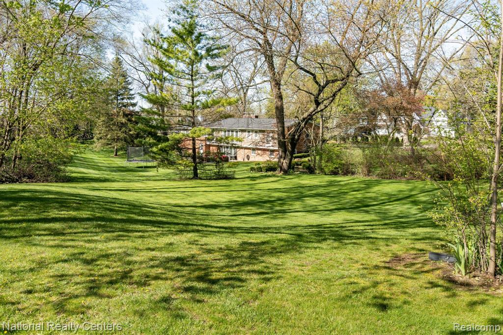 6450 Gilbert Lake Road, Bloomfield Hills, MI 48301 — Photo 24