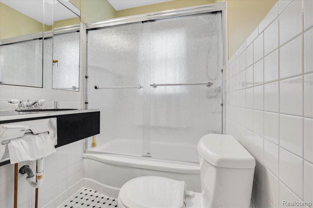 908 Bauman Avenue, Royal Oak, MI 48073 — Photo 7