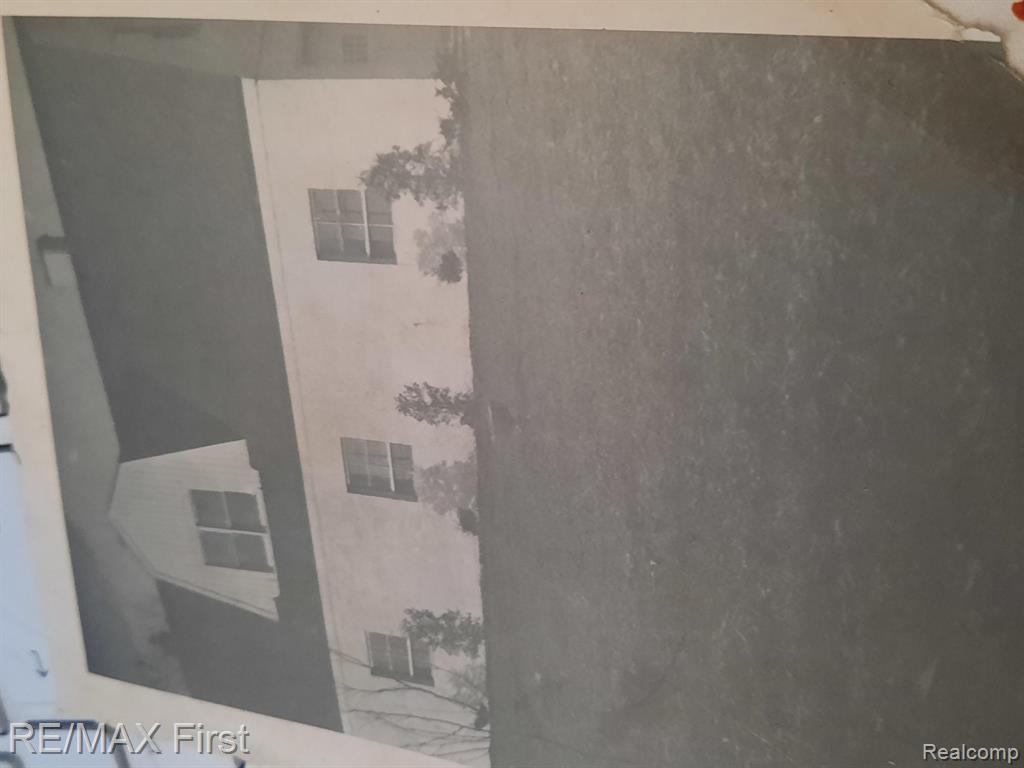 17397 Millar Road, Clinton Twp, MI 48036 — Photo 13