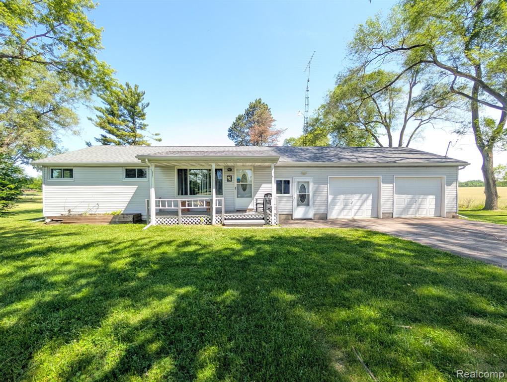 8059 E Mount Morris Road, Otisville, MI 48463
