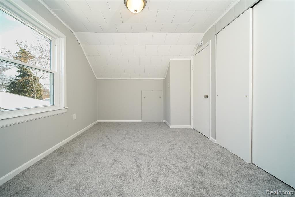 750 E Hayes Avenue, Hazel Park, MI 48030 — Photo 41