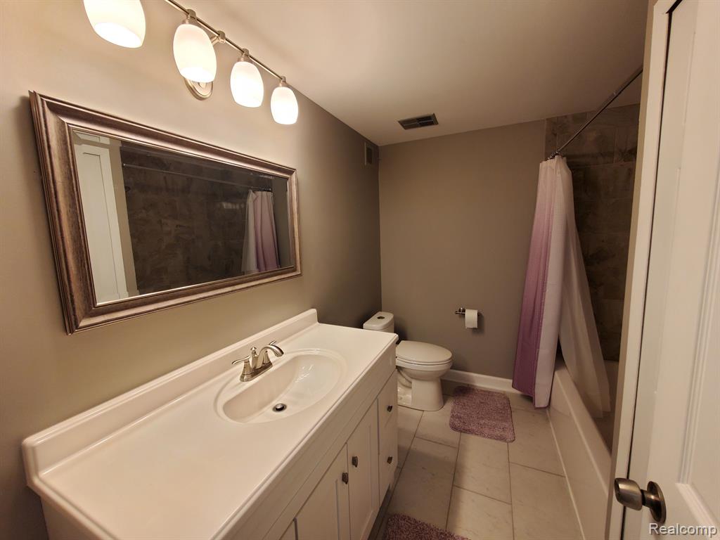 1720 BRENTWOOD Drive, Troy, MI 48098 — Photo 14
