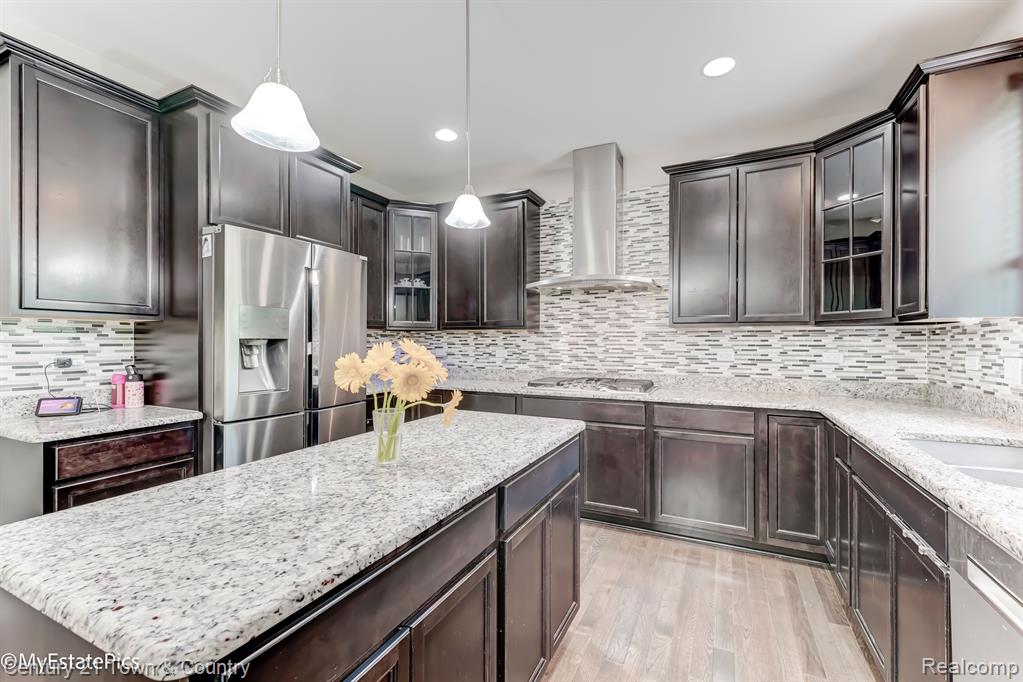 50784 SEVILLA Circle, Novi, MI — Photo 28