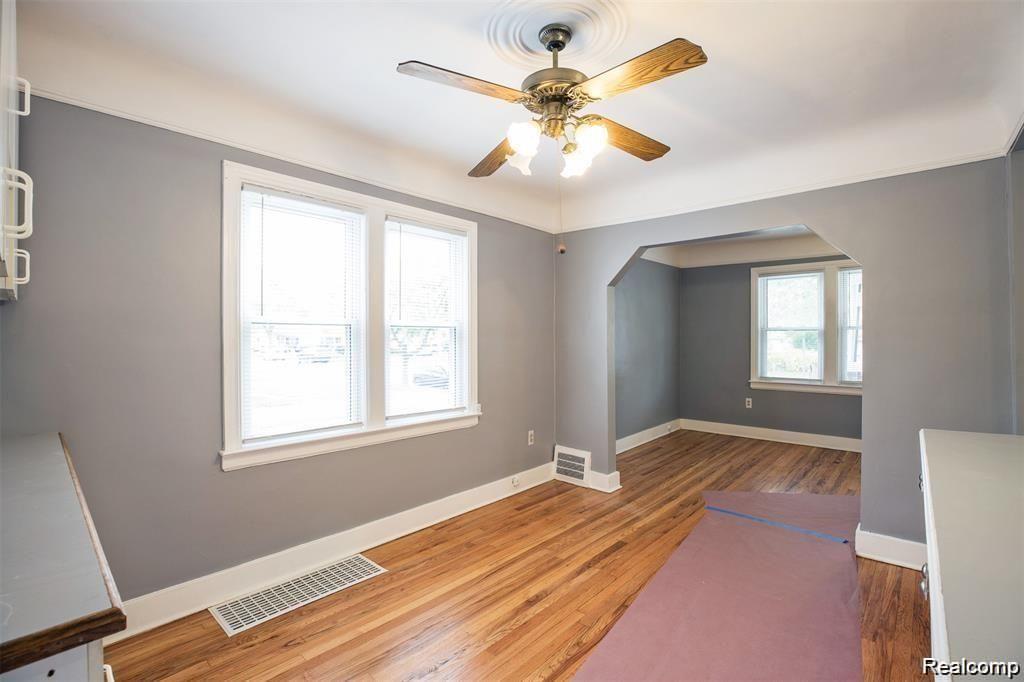 6753 HEYDEN Street, Dearborn Heights, MI 48127 — Photo 16