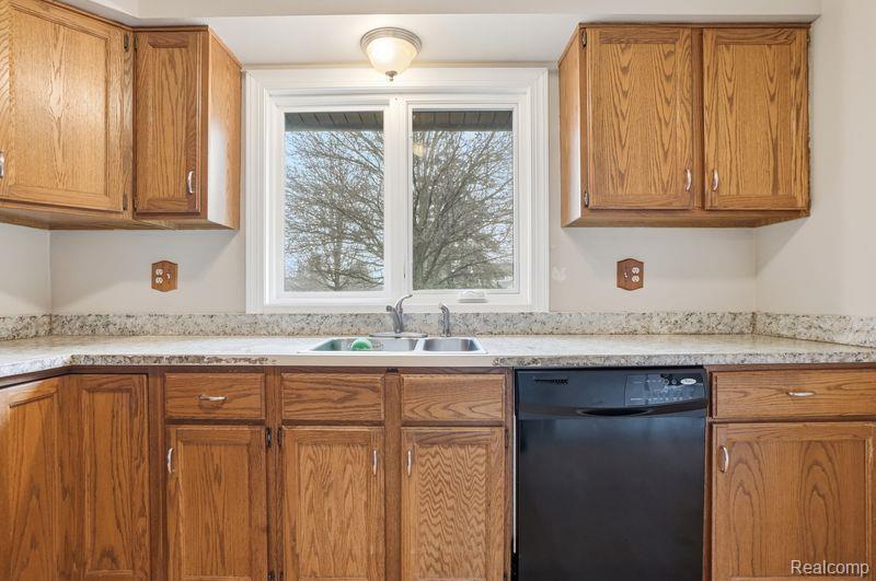 45530 Meadows Square, Macomb, MI 48044 — Photo 9