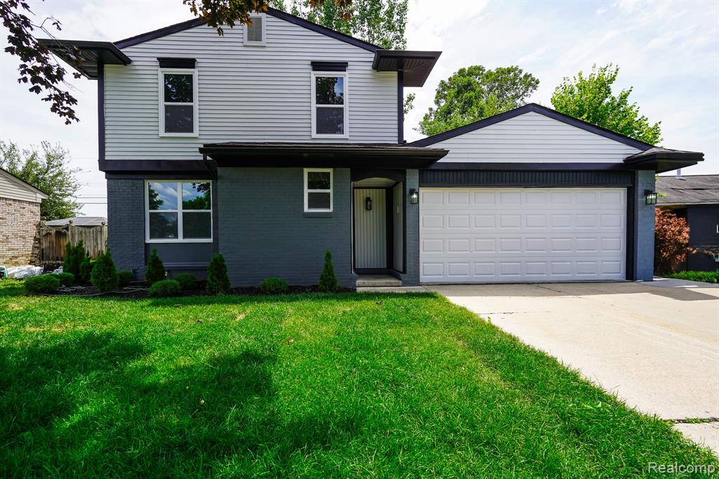 45293 Heatherwoode Lane, Macomb, MI 48044 — front exterior