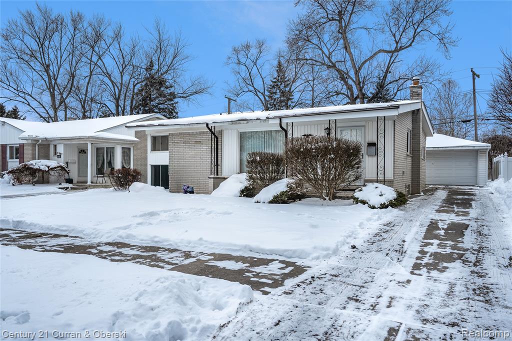 7479 N Charlesworth Street, Dearborn Heights, MI 48127 — Photo 3