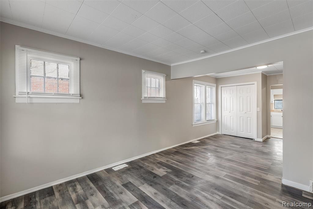 15358 Charles R Avenue, Eastpointe, MI 48021 — Photo 6