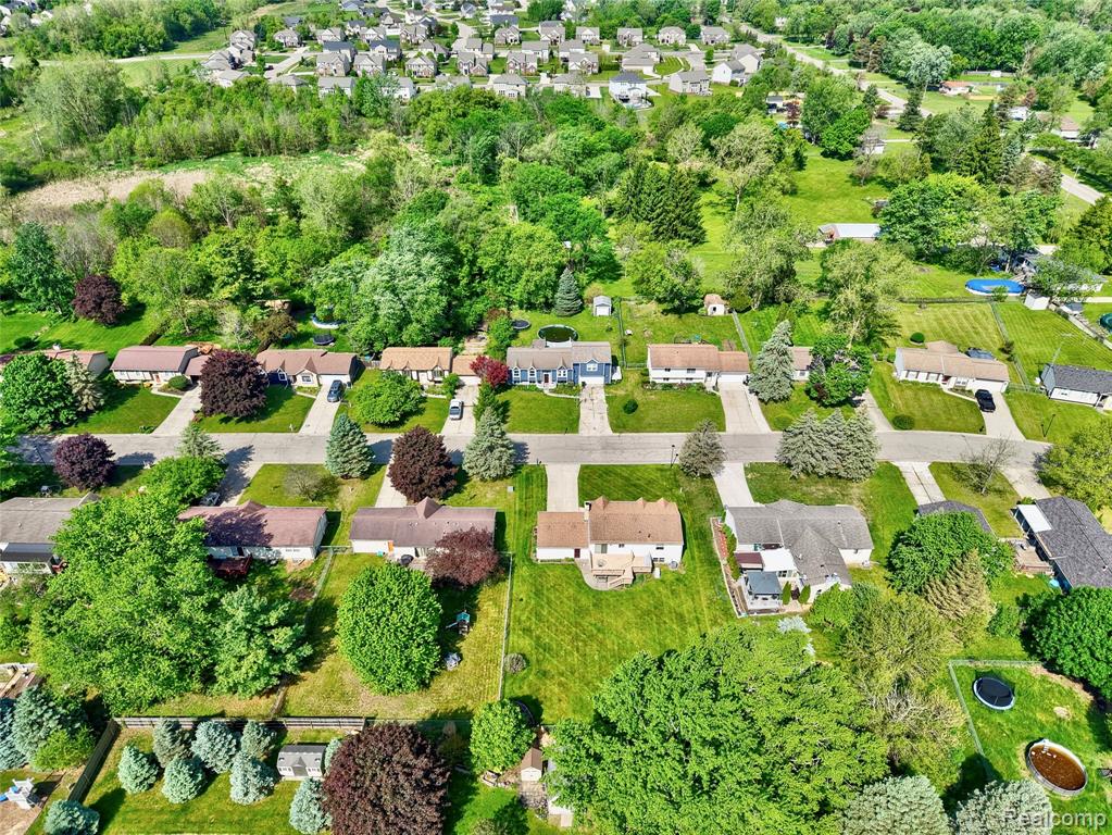 6059 Stockbridge Commons Trail, Grand Blanc, MI 48439 — Photo 54