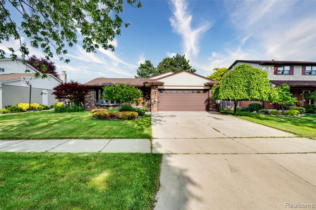 24705 Colonial Drive, Woodhaven, MI 48183 — Photo 4