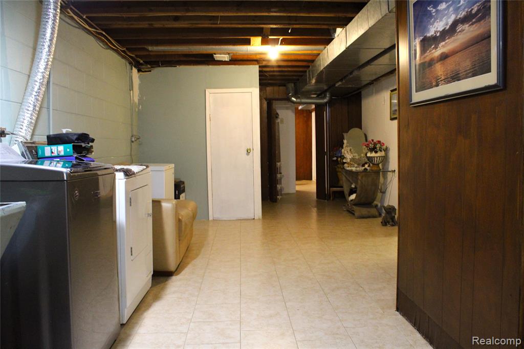 1627 McAlpine Drive, Mount Morris, MI 48458 — Photo 17
