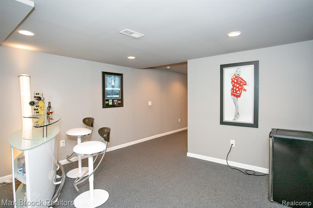 6817 Woodcrest Drive, Troy, MI 48098 — Photo 56
