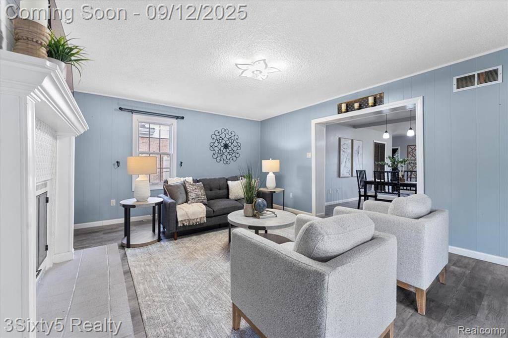 17541 Bodsford Drive, Woodhaven, MI 48183 — Photo 13