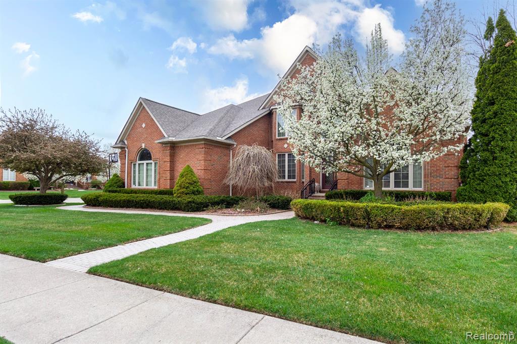 49759 Lakebridge Drive, Shelby Twp, MI 48315 — Photo 2