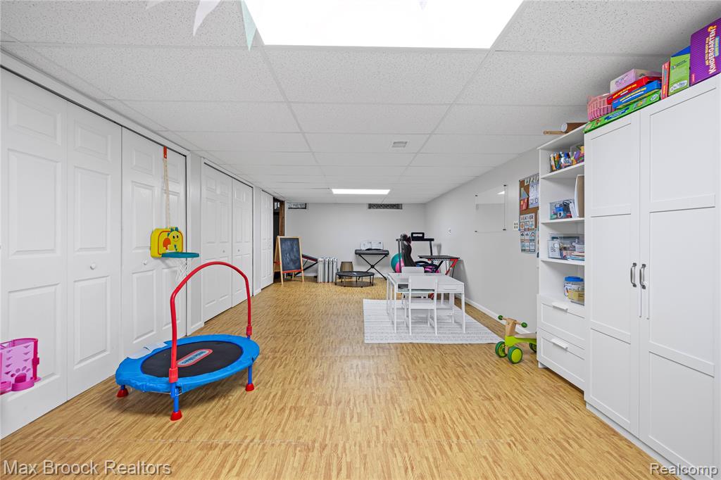 828 W Baker Avenue, Clawson, MI — Photo 28