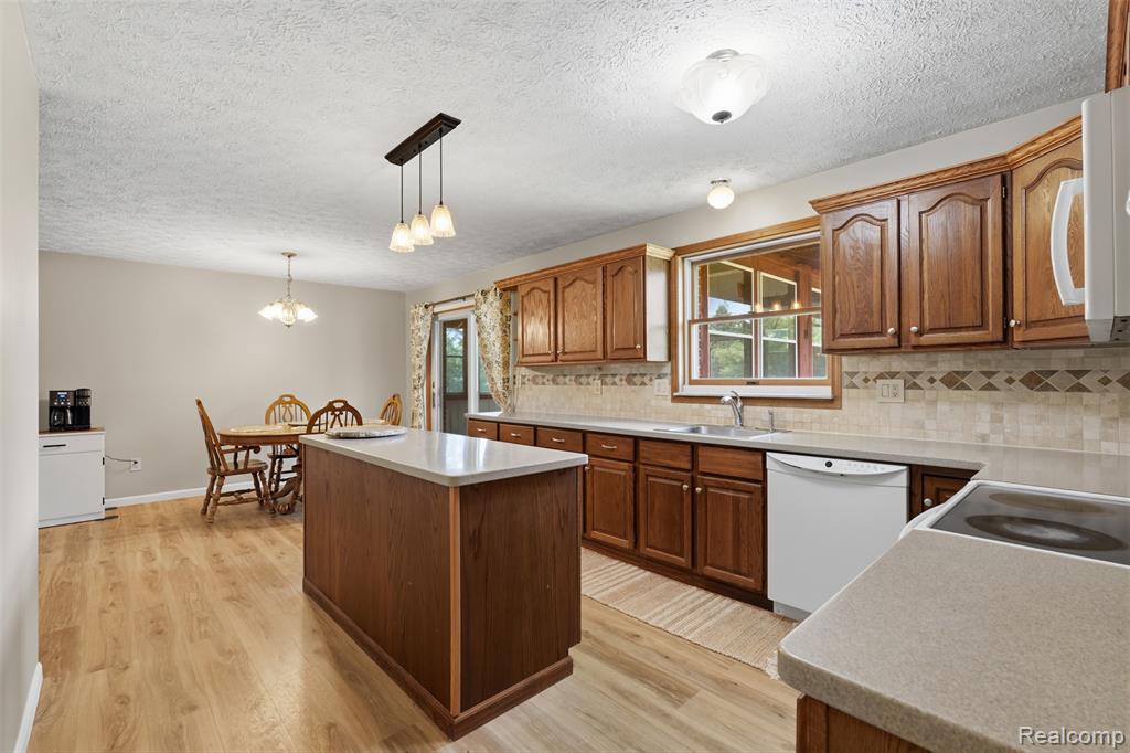 3843 Hooker Road, Pinckney, MI 48169 — Photo 9