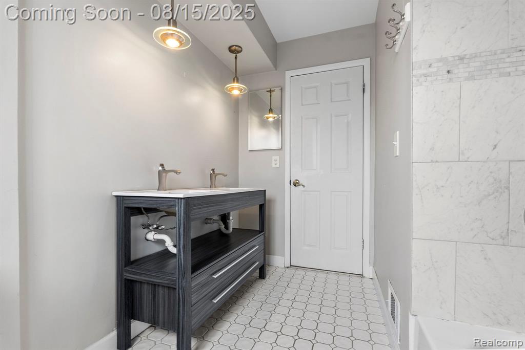 4629 Red Maple Drive, Warren, MI 48092 — Photo 15