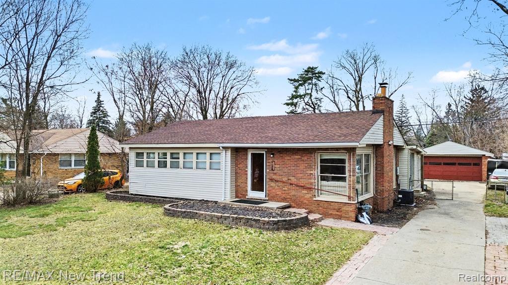 2174 Middlebelt Road, West Bloomfield, MI 48324 — Photo 4