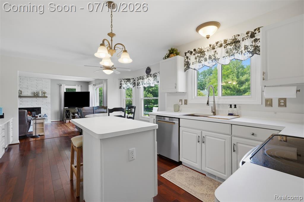 4110 Castlewood Drive, Wixom, MI 48393 — Photo 5