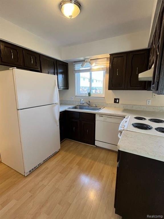 352 HAMPTON, South Lyon, MI 48178 — Photo 9