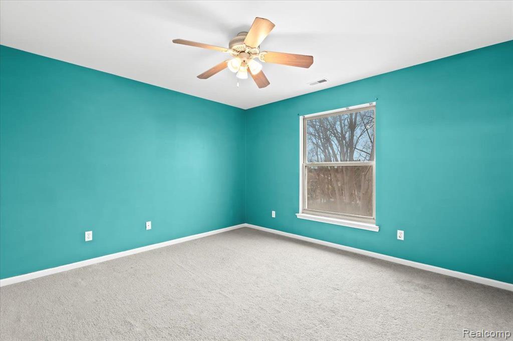 1039 FOUNTAIN VIEW Circle, South Lyon, MI 48178 — Photo 19