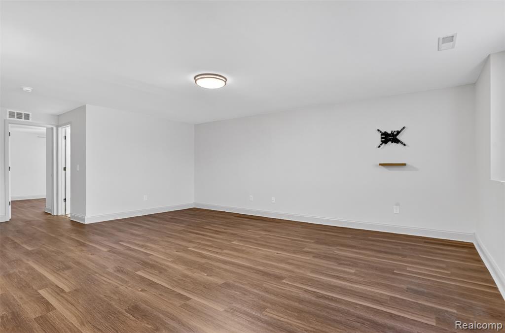 3524 Amber Oaks Drive, Howell, MI 48855 — Photo 31