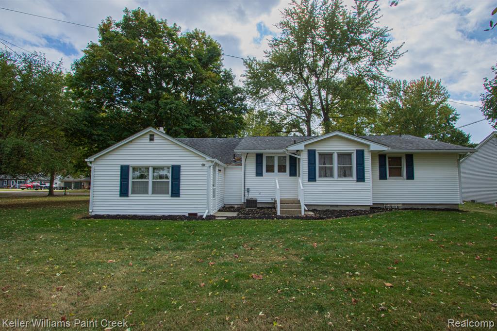 239 Almont Avenue, Almont, MI 48003 — Photo 31