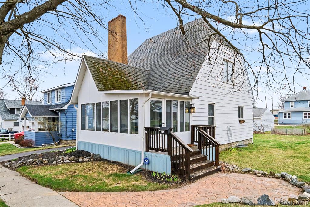 313 Myrtle Street, Flushing, MI 48433 — Photo 2