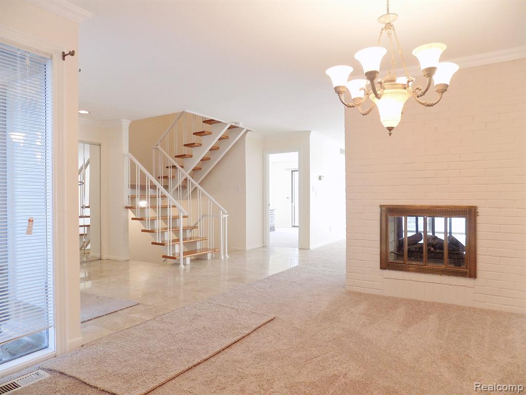 7158 PEBBLE PARK Drive, West Bloomfield, MI — Photo 2
