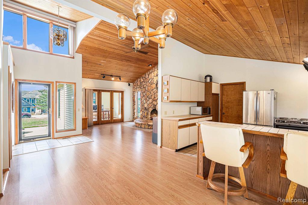 7630 Parkwood Drive, Fenton, MI 48430 — Photo 4