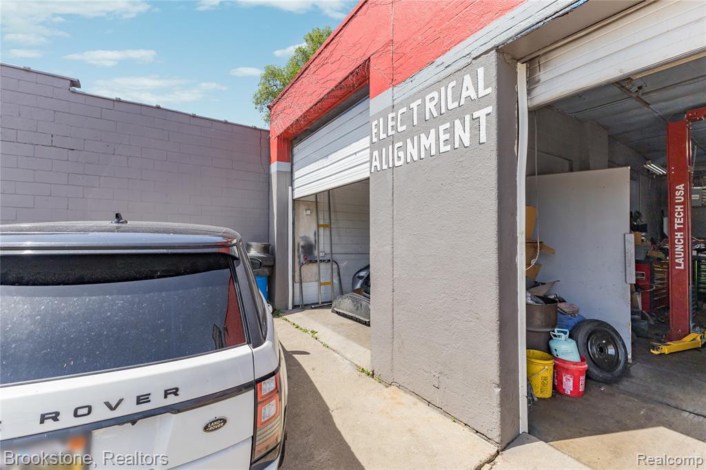 10200 Whittier Street, Detroit, MI 48224 — Photo 23